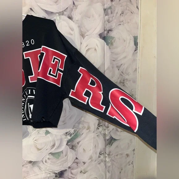 Indiana Hoosiers University Black Split Cropped Crew neck Sweatshirt Size Small - Picture 5 of 7